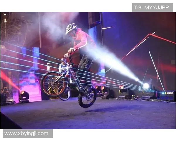 当足球明星化身路人街头互动引发粉丝惊喜与欢笑的有趣瞬间