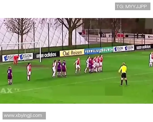 足球明星经典壁画艺术展现足球魅力与激情的视觉盛宴